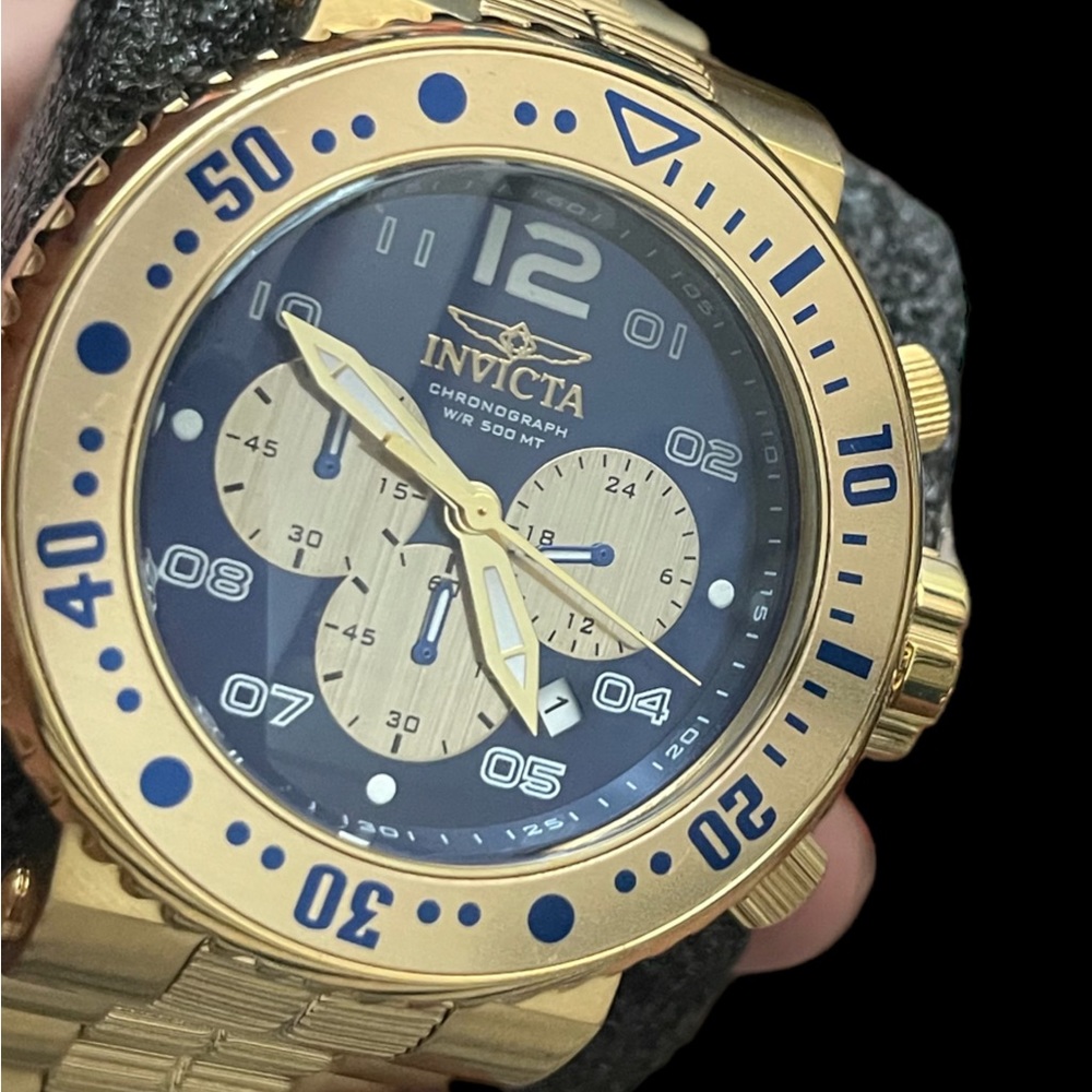 Gold Invicta/ Navy Face—luxurious piece‼️⌚️👀😃 135obo